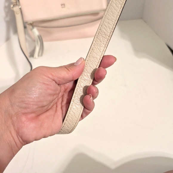 Kate Spade Cream Crossbody Bag‎ with Minimalist Design - Picture 9 of 16